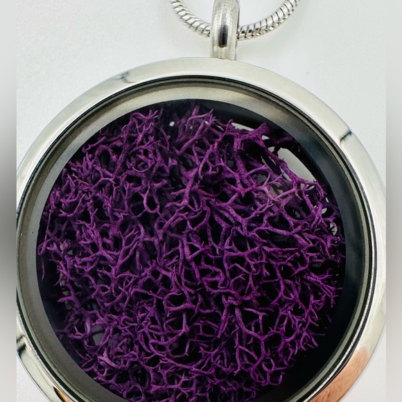 Eternal Moss Locket Pendant Necklace- Purple - Picture 7 of 7